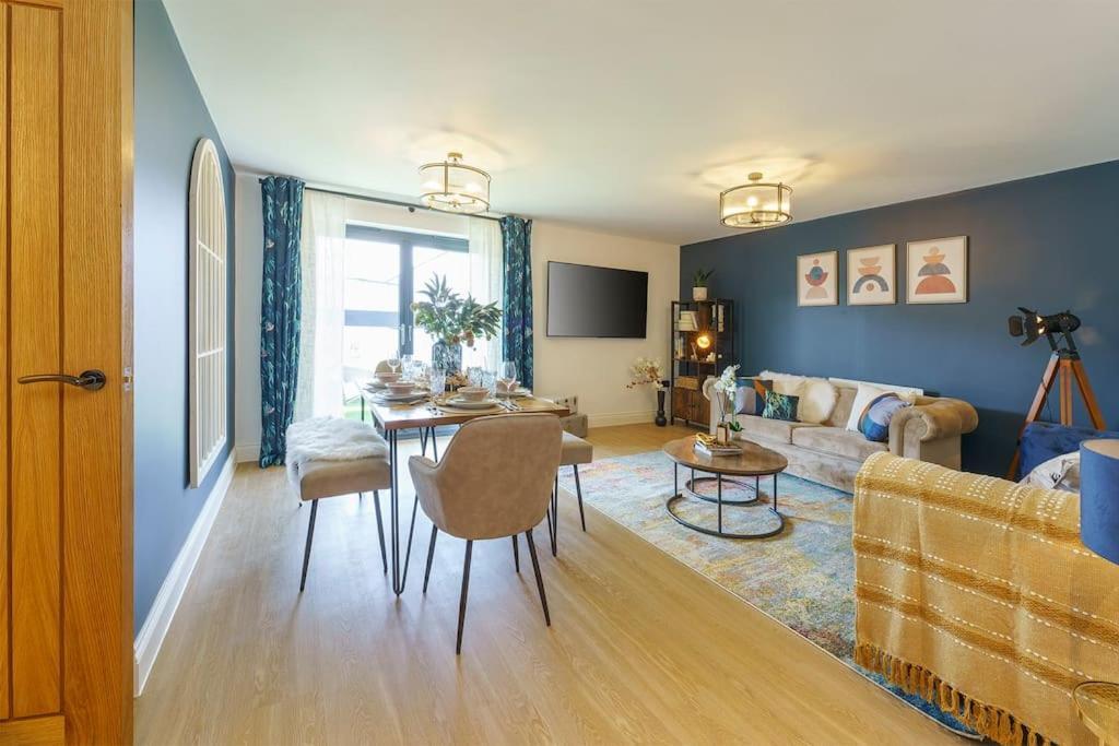Darlington - 2 Bedroom Luxury Apartment By Mint Stays บริสตอล ภายนอก รูปภาพ
