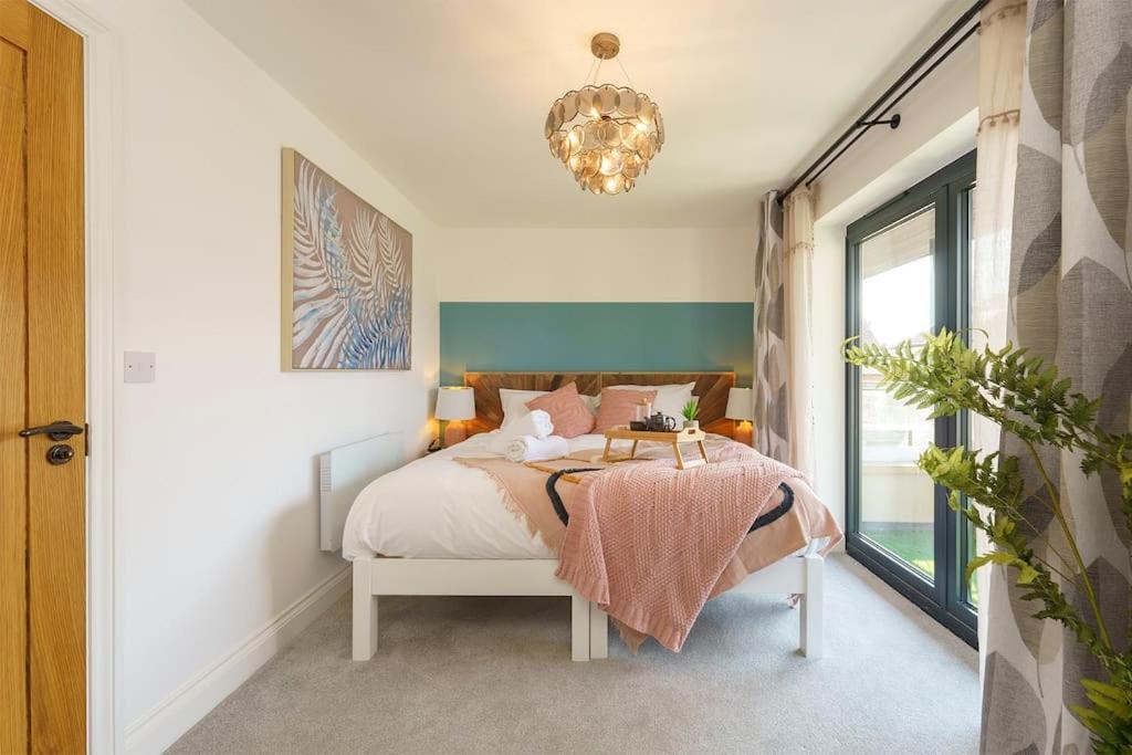Darlington - 2 Bedroom Luxury Apartment By Mint Stays บริสตอล ภายนอก รูปภาพ